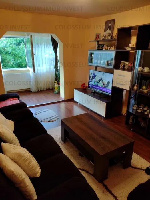 Apartament 3 camere, 2 bai - zona Racadau