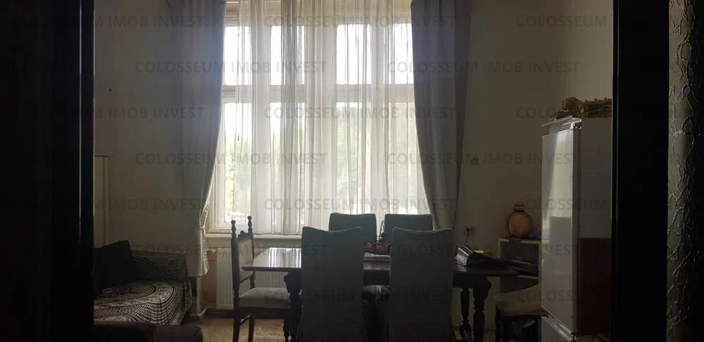 Apartament 4 camere, 2 bai - zona Central