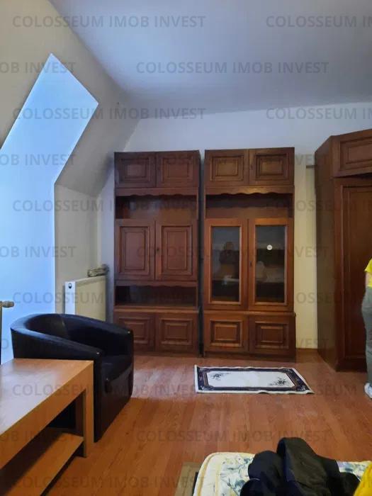 Apartament 3 camere, decomandat - zona Centrul Istoric