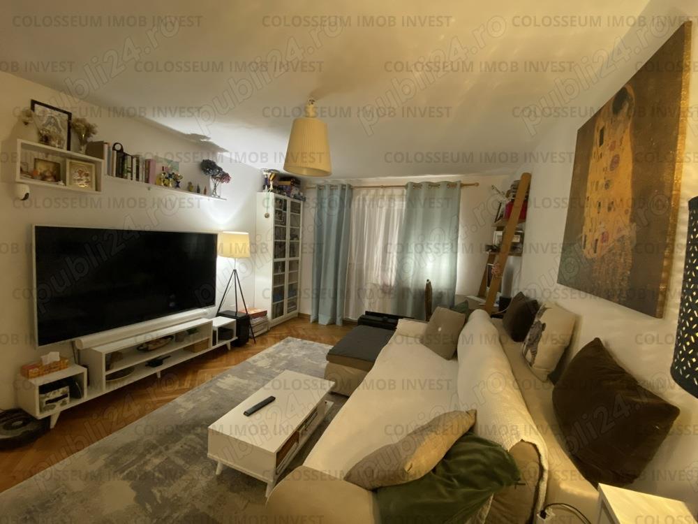 Apartament cu 3 camere, 2 bai, decomandat - Centru Civic