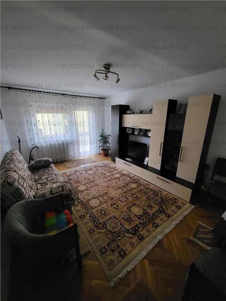 Apartament cu 4 camere, 2 bai, etaj intermediar-Zona Grivitei