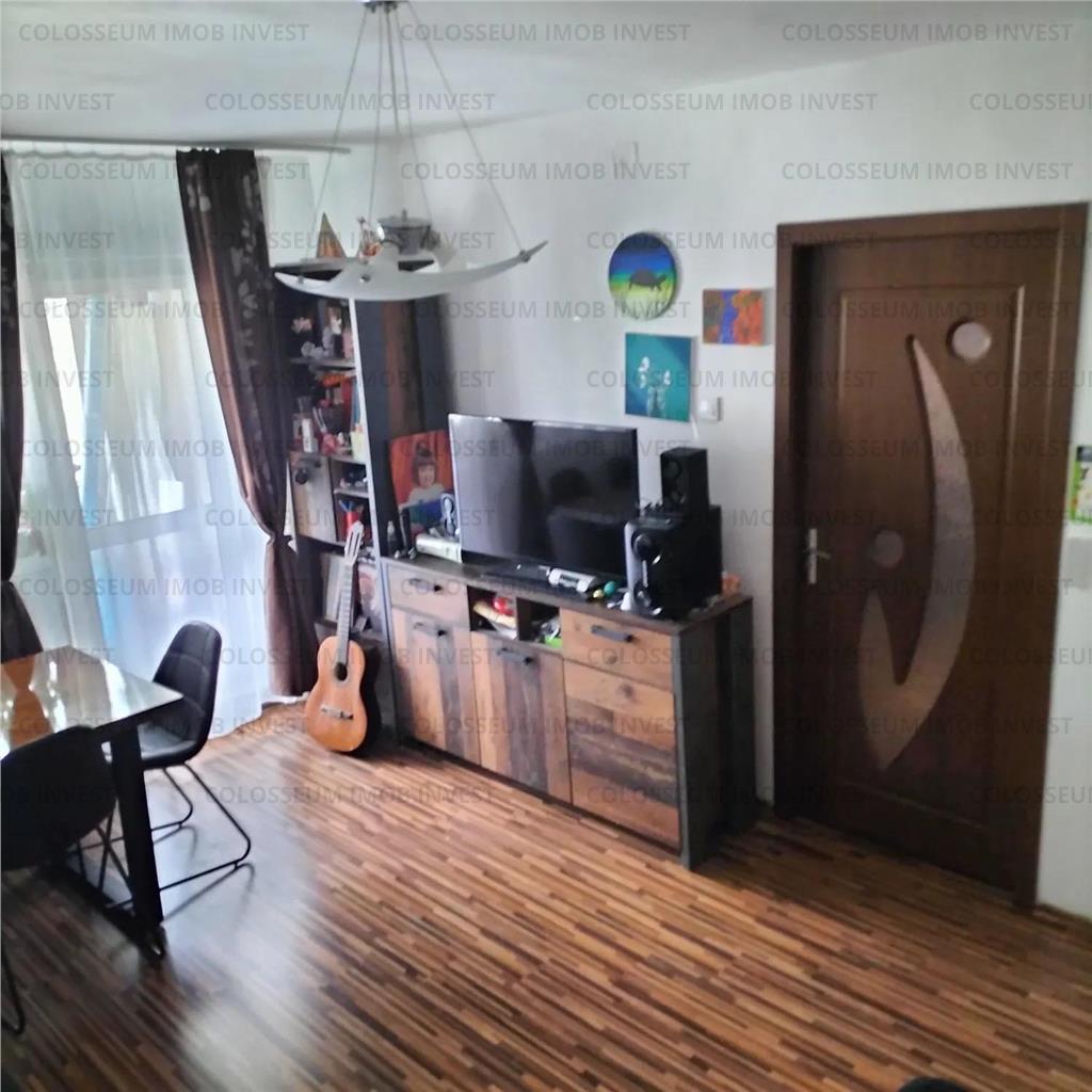 Apartament cu 2 camere, decomandat-Centrul Civic