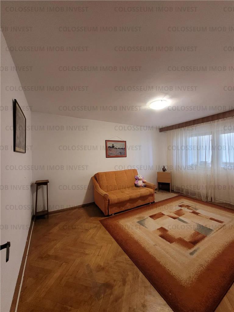 Apartament cu 3 camere - zona Astra