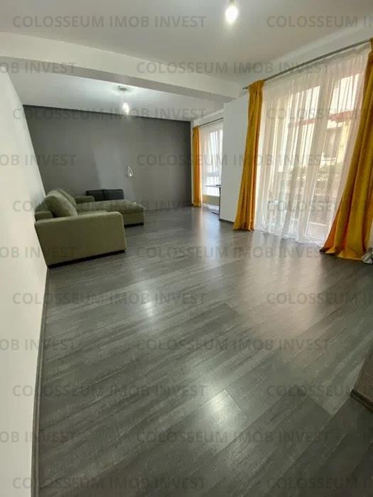 Apartament cu 3 camere - zona Tractorul