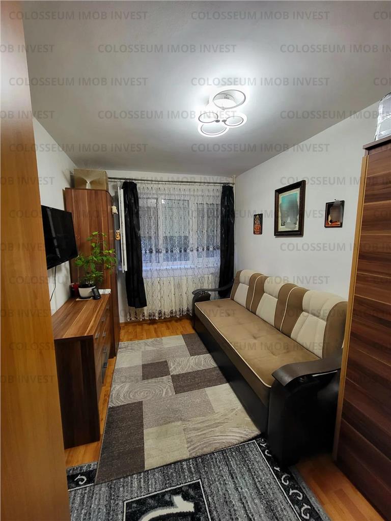 Apartament cu 2 camere,semidecomandat-zona Tractorul