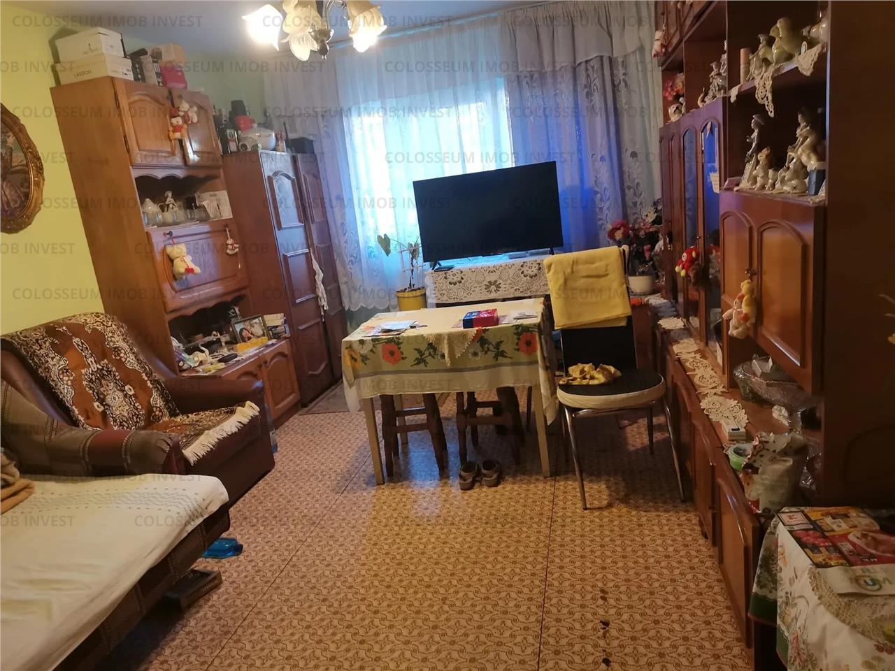 Apartament cu 2 camere, decomandat - zona Tractorul