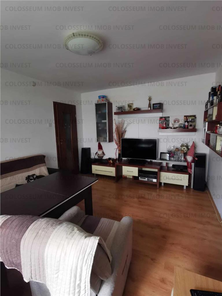 Apartament cu 3 camere, semideomandat - zona Centru Civic