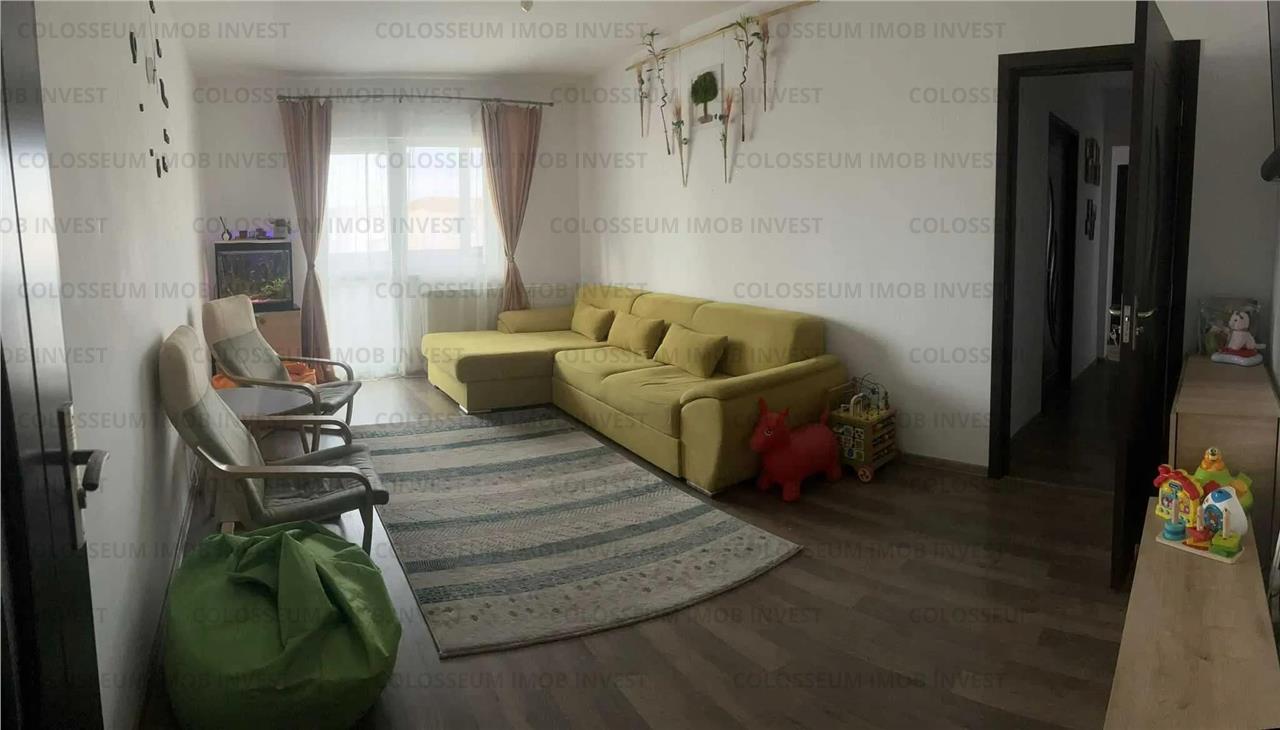 Apartament cu 4 camere, decomandat - zona Tractorul