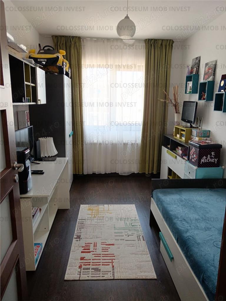 Apartament cu 3 camere , decomandat - zona Ghimbav