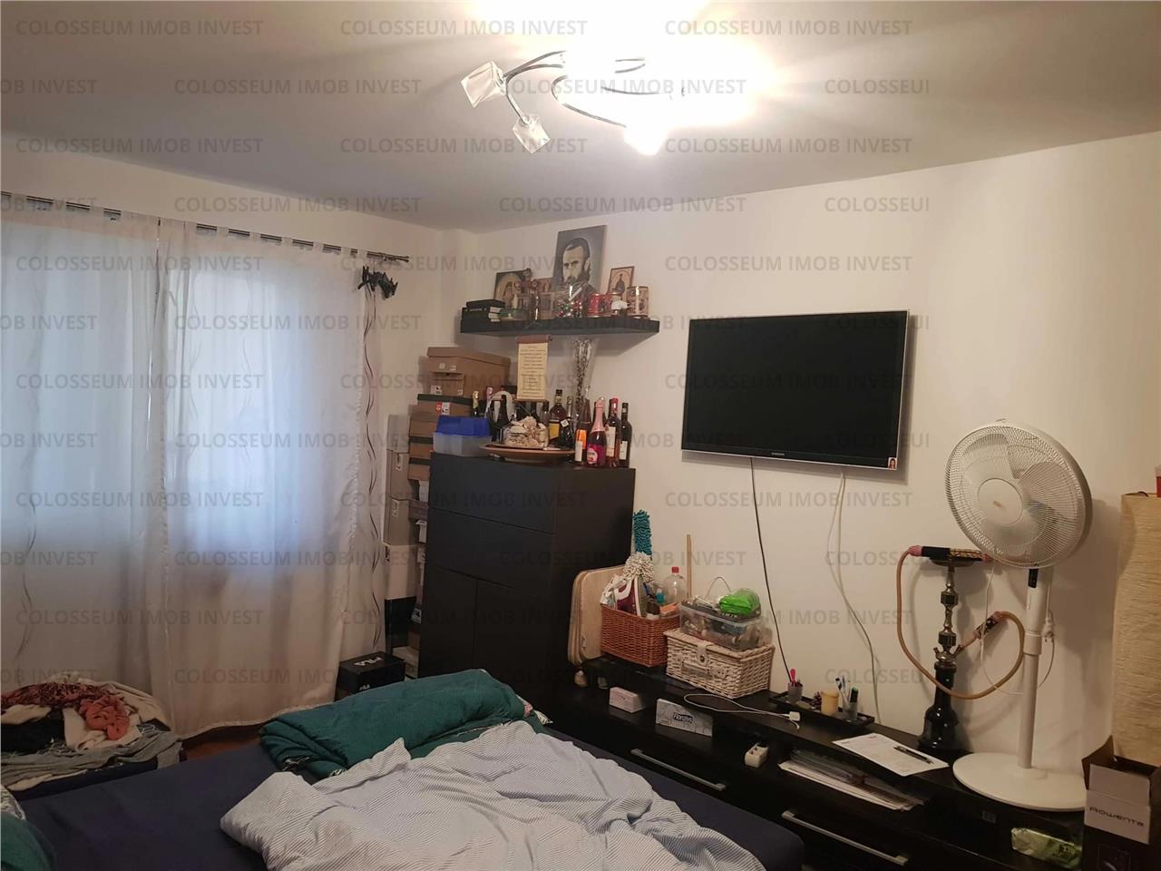 Apartament cu 2 camere, decomandat - zona Noua