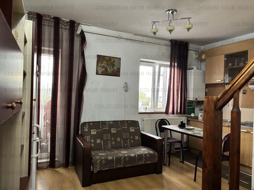 Apartament cu 3 camere , decomandat - zona Garii